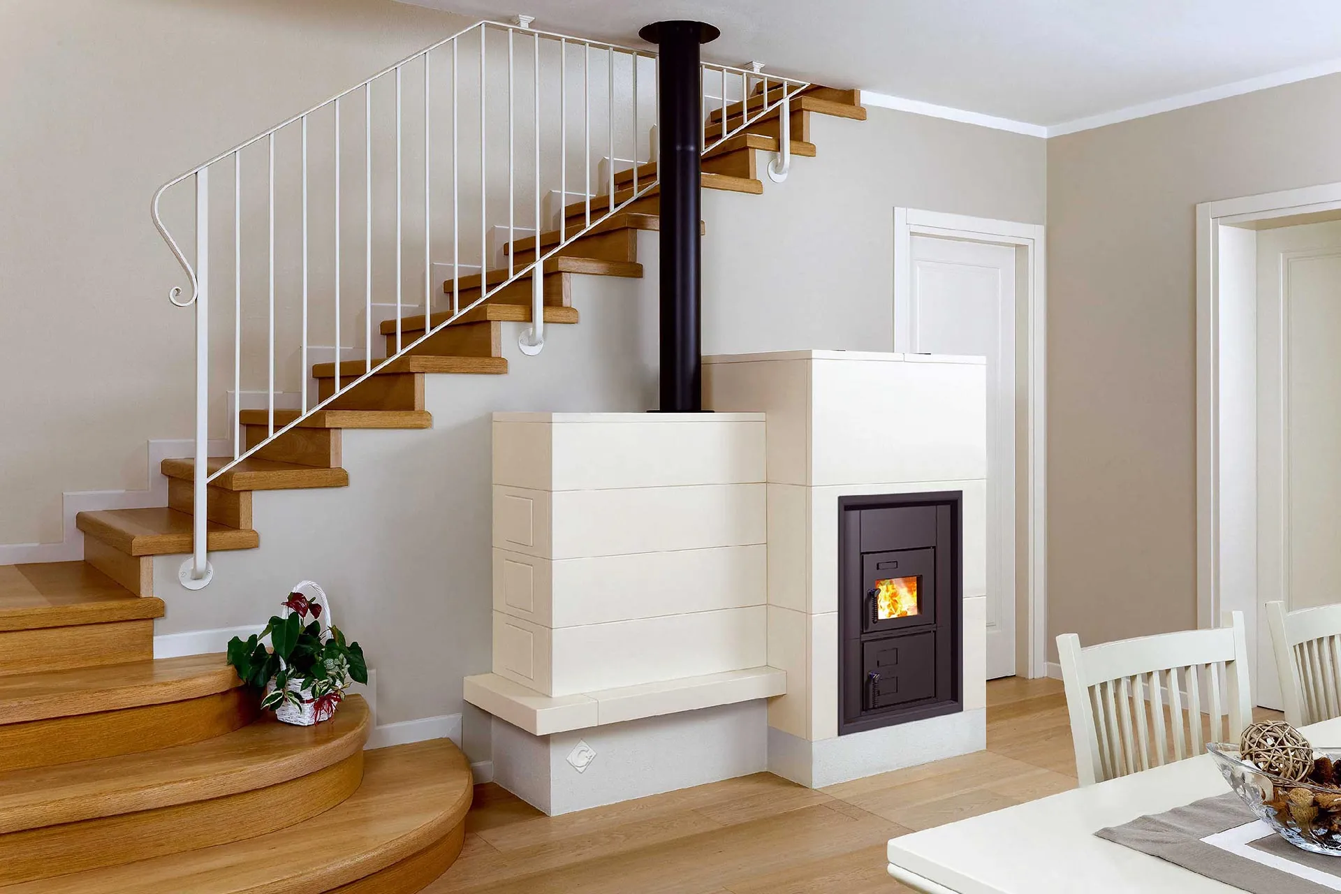 gemütliches Zimmer mit Holzofen